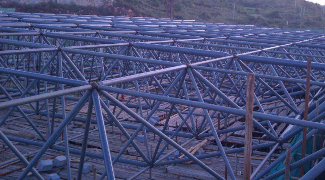 虎林概述网架加工中对钢材的质量的过细恳求